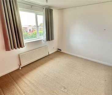 Chapel Field Walk, Penistone, Sheffield, S36 - Photo 5
