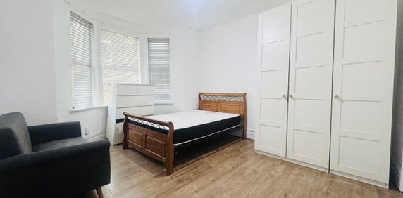 Studio Flat, Leagrave Road, LU4 - Photo 2