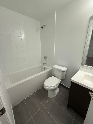 For Lease - 412 Silver Maple Road, Oakville, Ontario - Photo 2