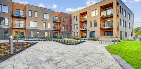 Le St-Louis: 3 1/2; 4 1/2; 5 1/2 Logement luxueux! Cour / jardin intérieur. Hydro et Internet Inclus ! Libre maintenant ! - Photo 2