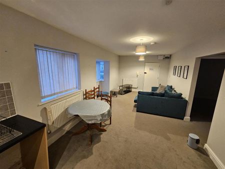 2 bedroom flat to rent - Photo 3