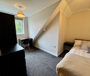 6 Bed Semi-Detached House, Beeston Road, NG7 - Photo 4