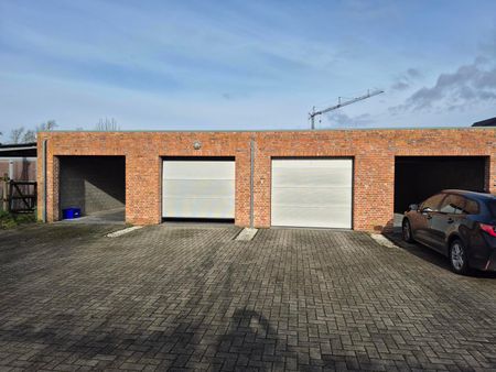 Ruim gelijkvloers app. met 2 en/of 3 slaapkamers en 2 garages - Foto 4