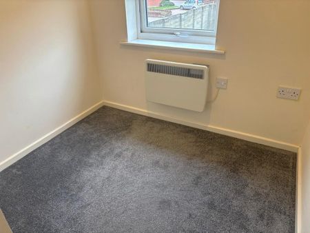 3 bedroom end of terrace house to rent - Photo 2