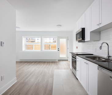 67 Parkwoods Village Drive - Photo 6 | Rentumo