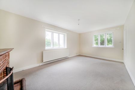 4 bedroom detached house to rent - Photo 5