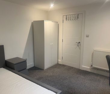 Room in a Shared House, Lower Market Street, BN3 - Photo 1