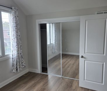 For Lease - 110 BEACH Road, Hamilton, Ontario - Photo 3