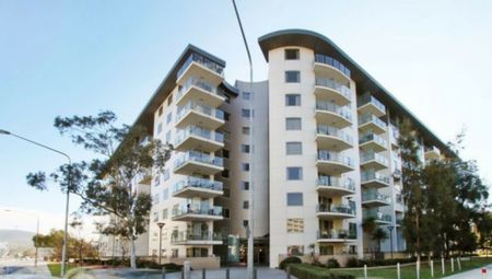 Want to Live with Style and Convenience! - Furnishing Optional - Photo 4