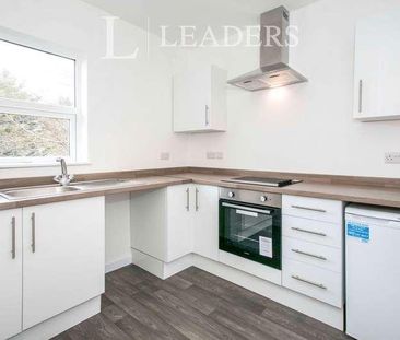 Top Flat, Shelbourne Road, Bournemouth, BH8 - Photo 4