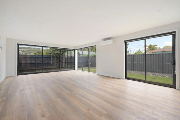 Spacious 4-Bedroom Townhouse for Rent - Photo 1