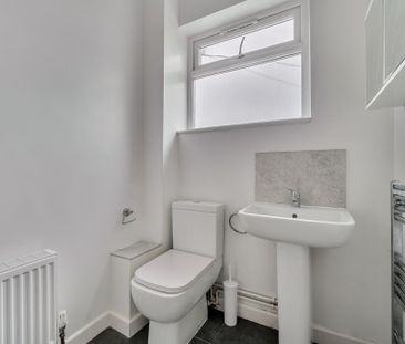 2 bedroom flat to rent - Photo 4