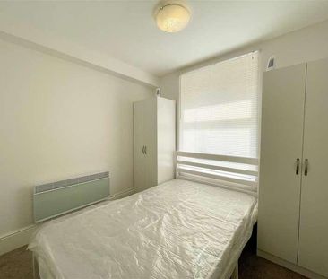 Queens Parade, Scarborough, YO12 - Photo 3