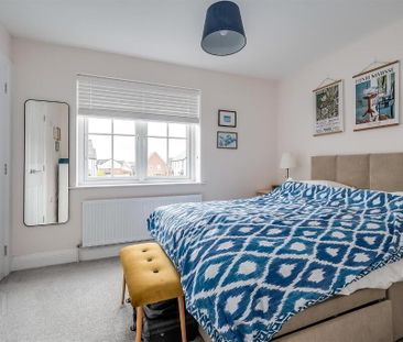 29 Sir Richard Wallace Gardens, Lisburn, BT28 3FL - Photo 5