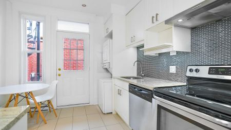 Furnished 1 Bed, 1 Bath - Photo 3