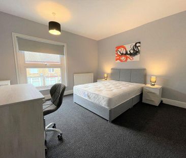 1 bedroom in a house share to rent - Photo 3