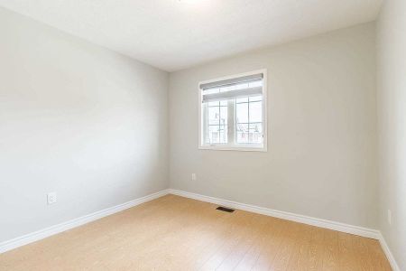 For Lease - 90 Delport Close, Brampton, Ontario - Photo 3
