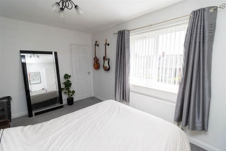 2 bedroom semi-detached house to rent - Photo 5