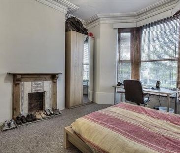 5 bedroom end of terrace house to rent - Photo 1