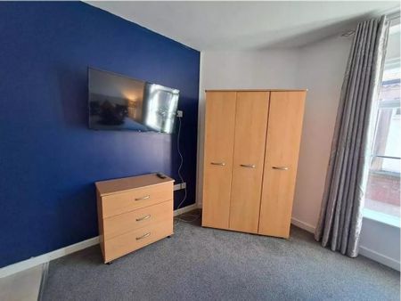 1 bedroom bedsit to rent - Photo 2