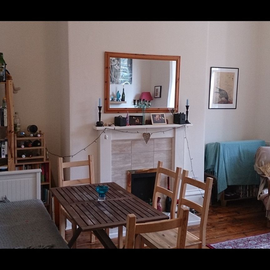 1 Bed Flat, Regent Park Terrace, LS6 - Photo 1