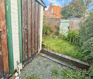 2 bedroom terraced house to rent - Photo 4