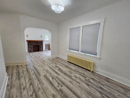 **SPACIOUS 3 BEDROOM MAIN UNIT IN ST. CATHARINES** - Photo 4