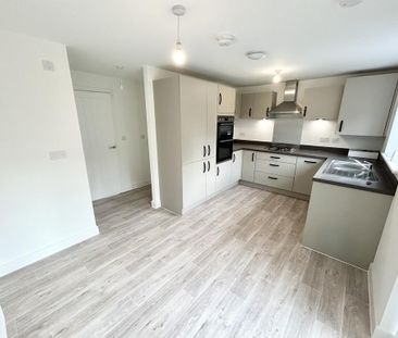 3 bedroom semi-detached house to rent - Photo 5