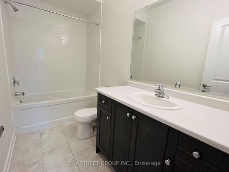 Townhouse For Lease | N8147586 - Photo 2