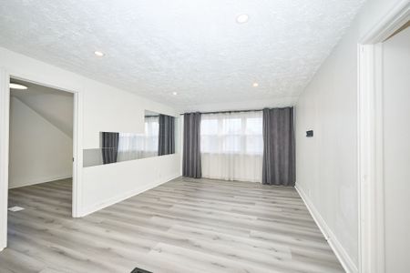 For Lease - 6172 William Street Unit# 2, Niagara Falls, Ontario - Photo 4
