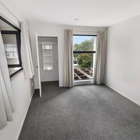 Two story home! - Photo 5