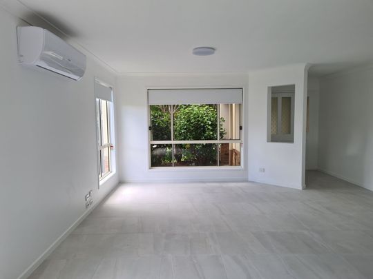 Spacious Three Bedroom Family Friendly Home Located in Mudgeeraba - Photo 1