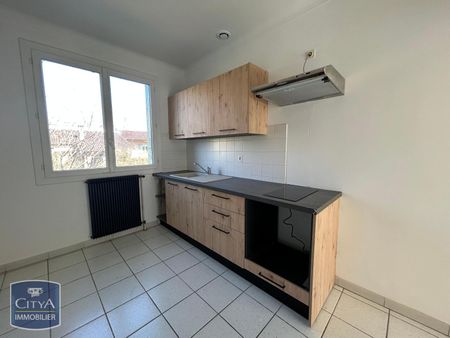 Location Appartement 3 pièces 69m² VERDUN SUR GARONNE 82600 - Photo 2