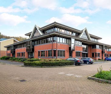 Catteshall Lane, Godalming, Surrey, GU7 - Photo 6