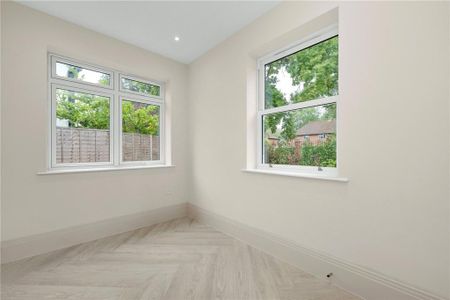 5 bedroom semi-detached house to rent - Photo 2