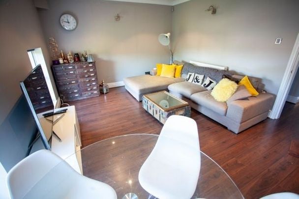 2 Bed Flat, Mossfield, L15 - Photo 1