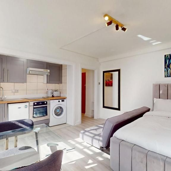 Studio to rent - Photo 1