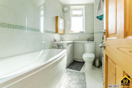 2 bed Flat in Marlborough Court Croydon Road, Westerham, TN16 1EU - Photo 3