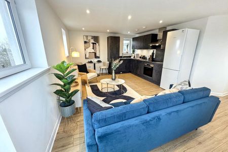 1 Bed, Apartment - Photo 2