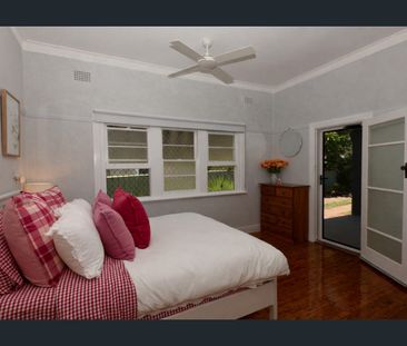 Immaculate Home Filled With Character - Photo 4