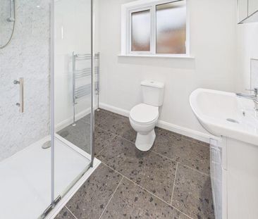 4 bedroom semi-detached house to rent - Photo 3