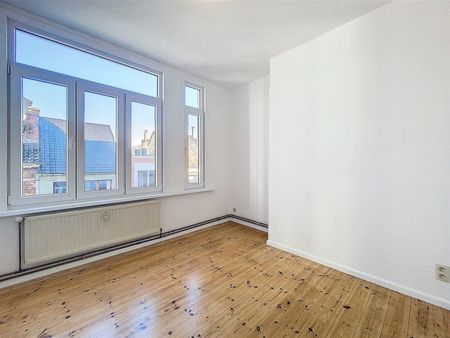 Gerenoveerd en lichtrijk appartement nabij Sint-Pieters station! - Foto 4