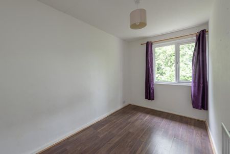 3 bedroom end of terrace house to rent - Photo 5