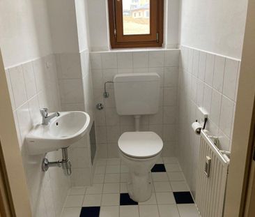 Lichtdurchflutete 3-Zimmer-Wohnung mit Balkon und Carportparkplatz - Foto 4