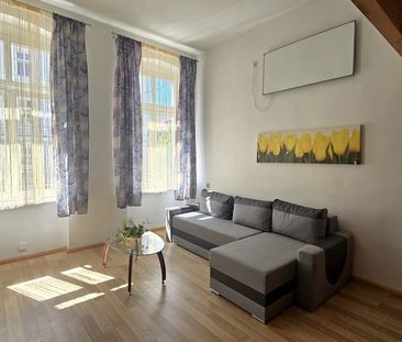 Duża Kawalerka-Centrum 1.piętro-Kamienica - Zdjęcie 3