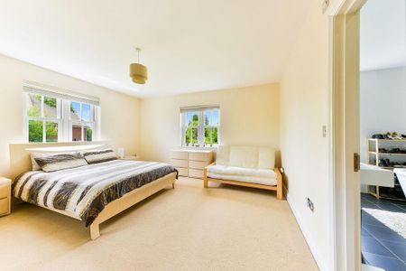 6 bedroom detached house to rent - Photo 3