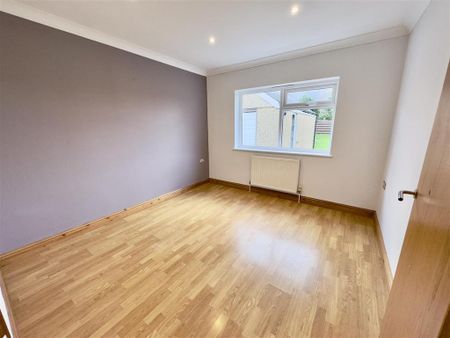 2 bedroom detached bungalow to rent - Photo 4