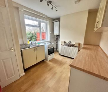 3 bedroom semi-detached house to rent - Photo 2