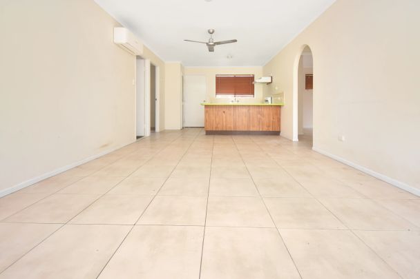 Charming 3 Bedroom unit located in Caboolture! - Photo 1
