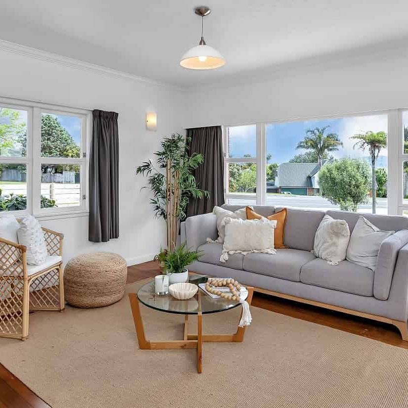 Tidy , sunny 3 bedroom home - Photo 1